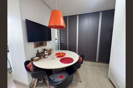 Apartamento à venda com 197m², 4 quartos e 4 vagas