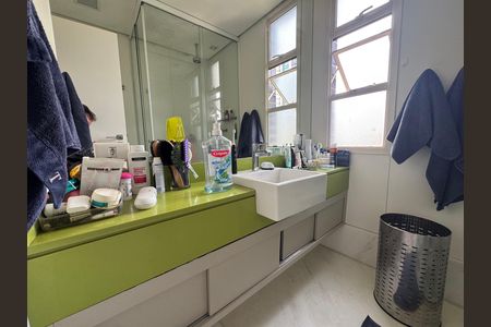 Apartamento à venda com 197m², 4 quartos e 4 vagas