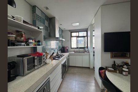 Apartamento à venda com 197m², 4 quartos e 4 vagas