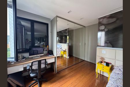 Apartamento à venda com 197m², 4 quartos e 4 vagas