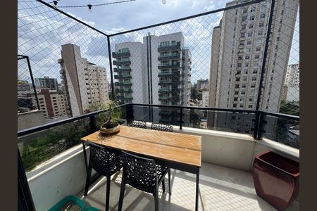 Apartamento à venda com 197m², 4 quartos e 4 vagas