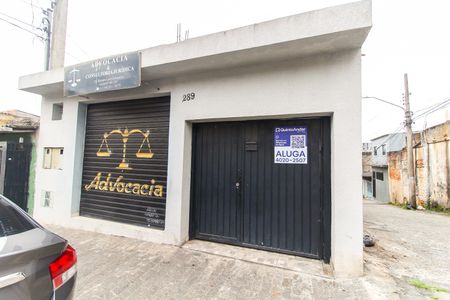 Casa para alugar com 140m², 2 quartos e 1 vaga Casa para alugar com 140m², 2 quartos e 1 vagaFachada + Placa