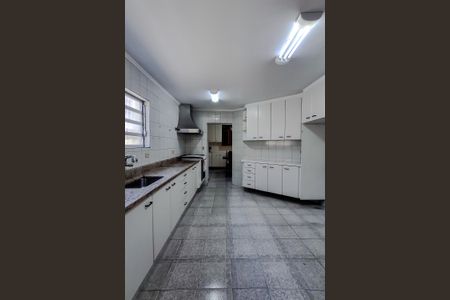 Casa à venda com 197m², 4 quartos e 4 vagasCozinha
