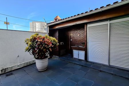 Casa à venda com 197m², 4 quartos e 4 vagasÁrea externa