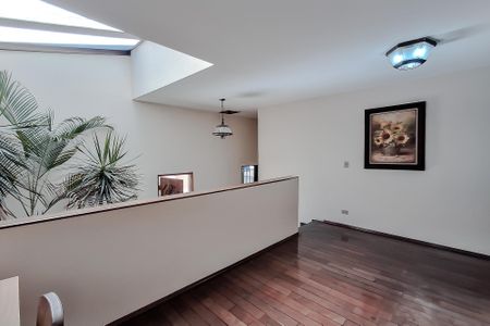Casa à venda com 197m², 4 quartos e 4 vagasEscritório