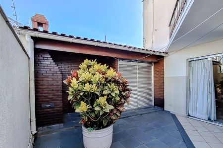 Casa à venda com 197m², 4 quartos e 4 vagasÁrea externa