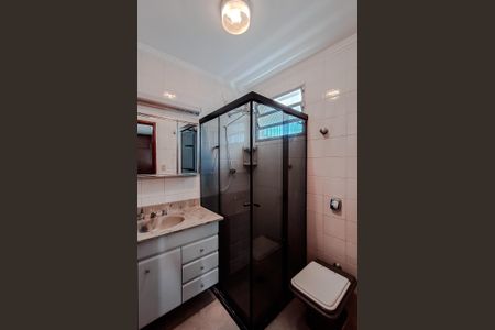Casa à venda com 197m², 4 quartos e 4 vagasBanheiro da Suíte 2