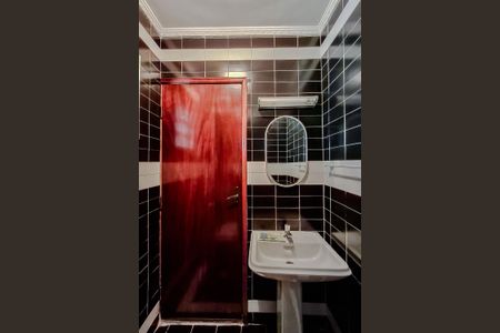 Casa à venda com 197m², 4 quartos e 4 vagasLavabo