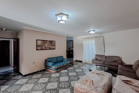 Casa à venda com 197m², 4 quartos e 4 vagasSala