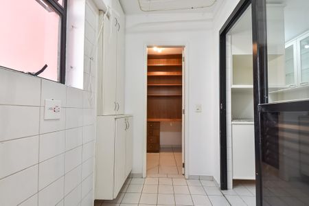Apartamento à venda com 95m², 3 quartos e 2 vagas Apartamento à venda com 95m², 3 quartos e 2 vagasÁrea de serviço