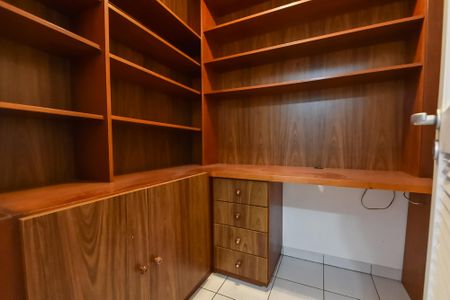 Apartamento à venda com 95m², 3 quartos e 2 vagas Apartamento à venda com 95m², 3 quartos e 2 vagasEscritório