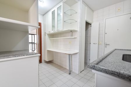 Apartamento à venda com 95m², 3 quartos e 2 vagas Apartamento à venda com 95m², 3 quartos e 2 vagasCozinha