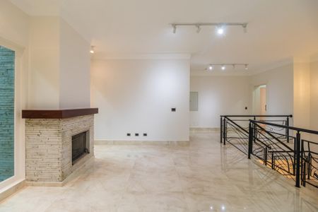 Casa de condomínio à venda com 450m², 4 quartos e 4 vagasSala Privativa