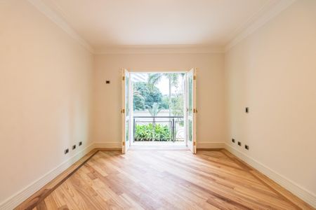 Casa de condomínio à venda com 450m², 4 quartos e 4 vagasSuíte 2