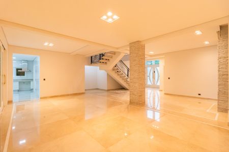 Casa de condomínio à venda com 450m², 4 quartos e 4 vagasSala