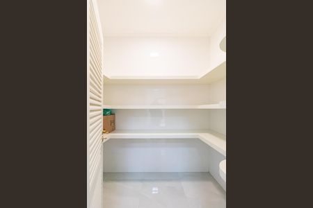 Casa de condomínio à venda com 450m², 4 quartos e 4 vagasÁrea de Serviço