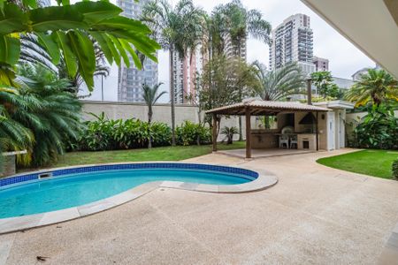 Casa de condomínio à venda com 450m², 4 quartos e 4 vagasÁrea Externa