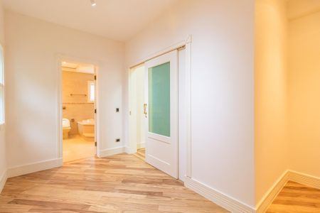 Casa de condomínio à venda com 450m², 4 quartos e 4 vagasSuíte 2