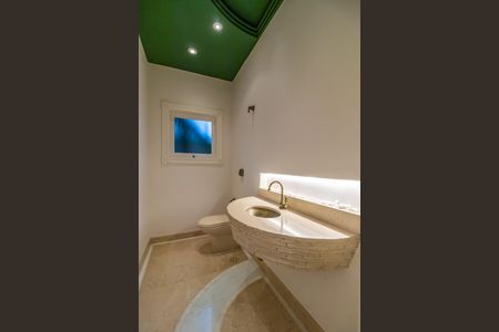 Casa de condomínio à venda com 450m², 4 quartos e 4 vagasLavabo