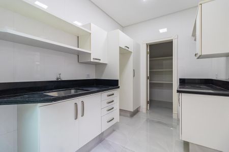 Casa de condomínio à venda com 450m², 4 quartos e 4 vagasÁrea de Serviço