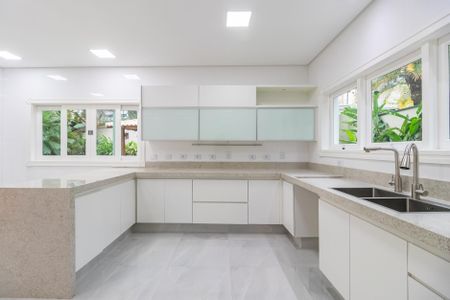 Casa de condomínio à venda com 450m², 4 quartos e 4 vagasCozinha