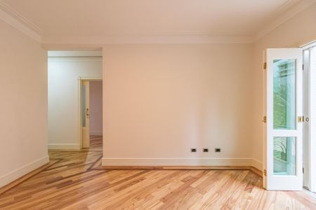 Casa de condomínio à venda com 450m², 4 quartos e 4 vagasSuíte 2