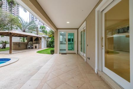 Casa de condomínio à venda com 450m², 4 quartos e 4 vagasÁrea Externa