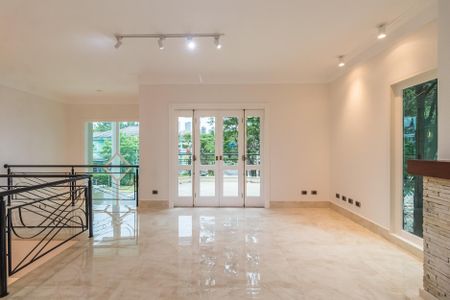 Casa de condomínio à venda com 450m², 4 quartos e 4 vagasSala Privativa