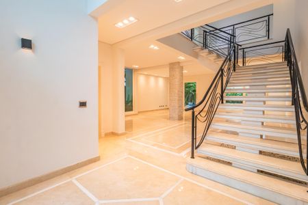 Sala de casa de condomínio à venda com 4 quartos, 450m² em Alphaville Residencial Plus, Barueri