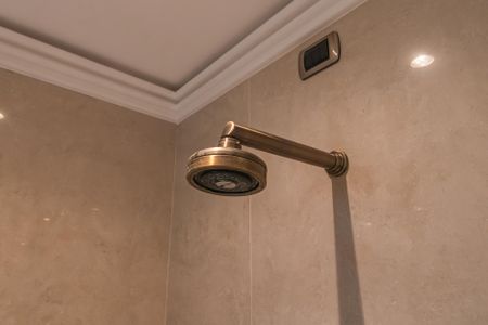 Casa de condomínio à venda com 450m², 4 quartos e 4 vagasBanheiro da Suíte 2
