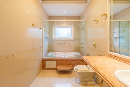 Casa de condomínio à venda com 450m², 4 quartos e 4 vagasBanheiro Quarto Americano