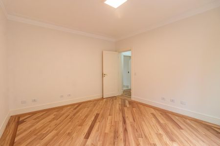 Casa de condomínio à venda com 450m², 4 quartos e 4 vagasQuarto Americano 2