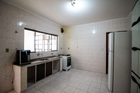 Casa para alugar com 250m², 3 quartos e 2 vagasCozinha