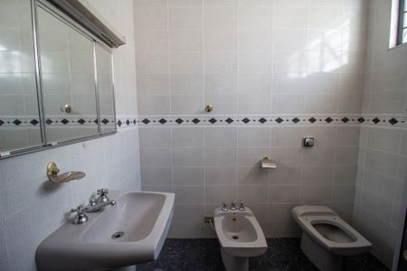 Casa para alugar com 250m², 3 quartos e 2 vagasBanheiro da Suíte 2