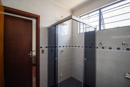 Casa para alugar com 250m², 3 quartos e 2 vagasBanheiro da Suíte