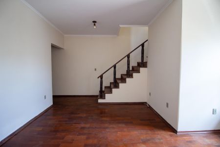 Casa para alugar com 250m², 3 quartos e 2 vagasSala