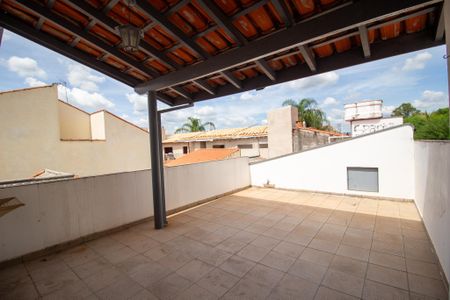 Casa para alugar com 250m², 3 quartos e 2 vagasQuintal