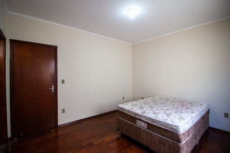 Casa para alugar com 250m², 3 quartos e 2 vagasSuíte