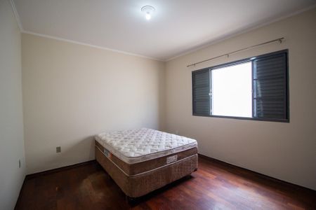 Casa para alugar com 250m², 3 quartos e 2 vagasSuíte