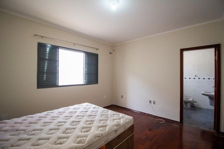 Casa para alugar com 250m², 3 quartos e 2 vagasSuíte