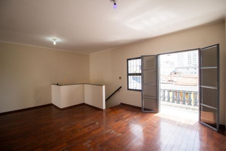Casa para alugar com 250m², 3 quartos e 2 vagasSala de TV