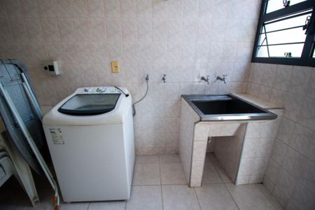 Casa para alugar com 250m², 3 quartos e 2 vagasÁrea de Serviço