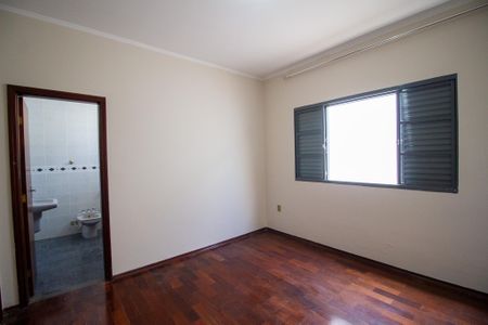 Casa para alugar com 250m², 3 quartos e 2 vagasSuíte 2