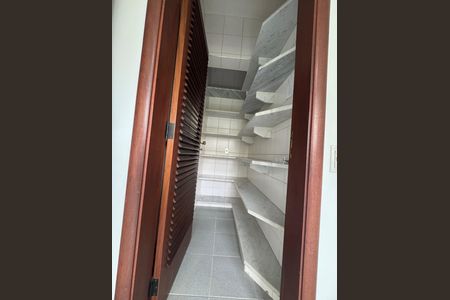 Apartamento à venda com 257m², 4 quartos e 3 vagasDispensa