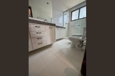 Apartamento à venda com 257m², 4 quartos e 3 vagasBanheiro