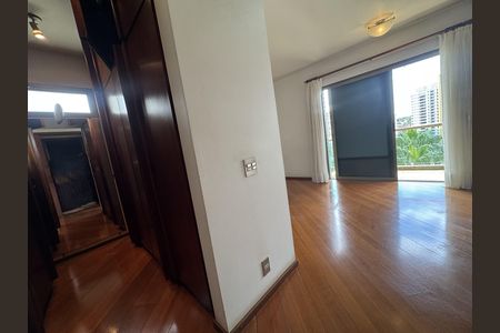 Apartamento à venda com 257m², 4 quartos e 3 vagasQuarto
