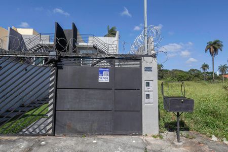 Casa à venda com 120m², 2 quartos e 2 vagasFachada