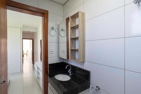 Casa à venda com 120m², 2 quartos e 2 vagasBanheiro da suíte 