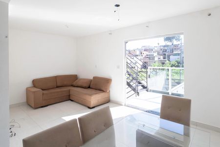 Casa à venda com 120m², 2 quartos e 2 vagasSala