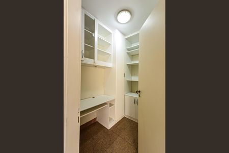 Apartamento à venda com 185m², 3 quartos e 3 vagasQuarto de Serviço